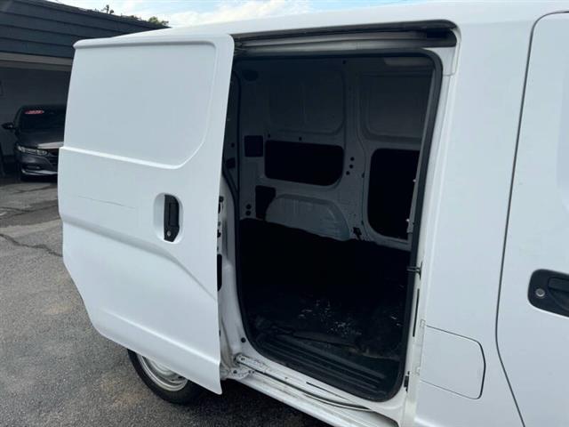 $13999 : 2016 NV200 S image 10