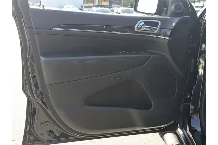 $15992 : Jeep Grand Cherokee 2018 4x4 image 9