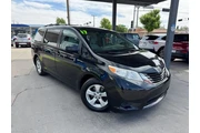 2017 Sienna LE 8-Passenger thumbnail