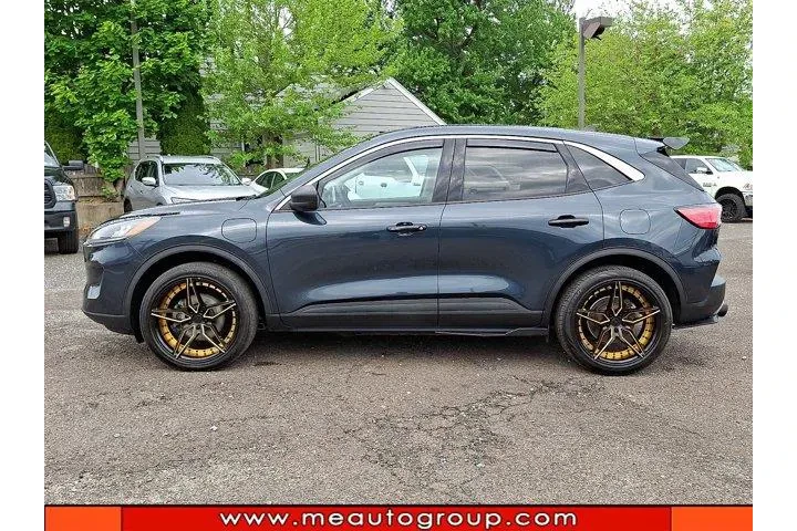 $18105 : Ford Escape Plug-In Hybrid 2 image 2