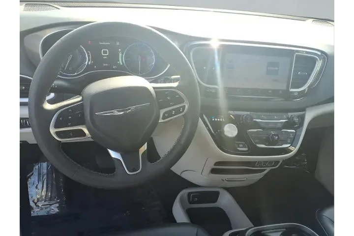 $27406 : Chrysler Pacifica 2024 Touri image 4