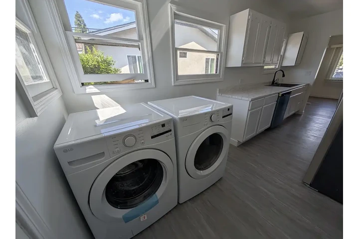 $1900 : AVAILABLE FOR RENT image 3