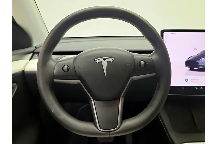 $32998 : Tesla Model Y 2024 Long Rang image 10