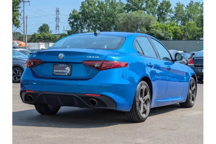$19475 : 2018 Alfa Romeo Giulia Sport image 9