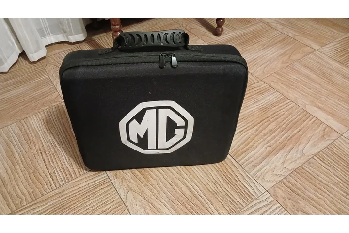 $400 : Vendo Cargador portátil carro image 4