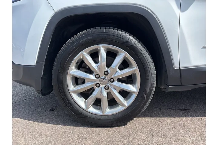 $10990 : 2015 Cherokee Limited image 9
