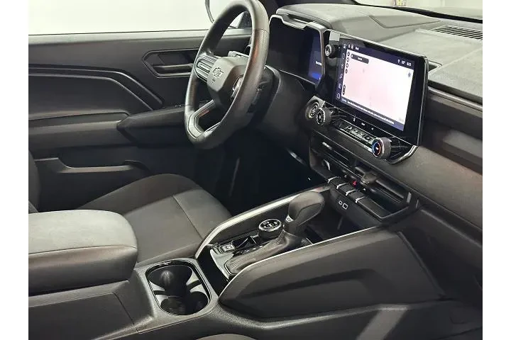 $32000 : Chevrolet Colorado 2023 4x4 image 9