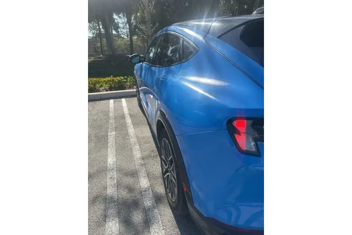 $29990 : Ford Mustang Mach-E 2024 Pre image 4