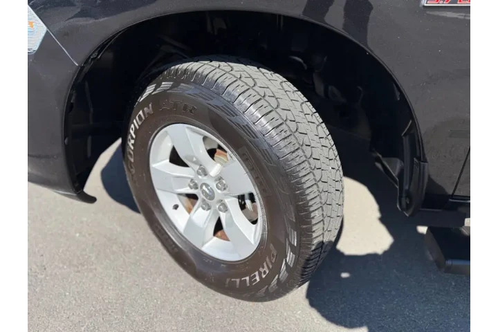 2018 1500 Tradesman image 3