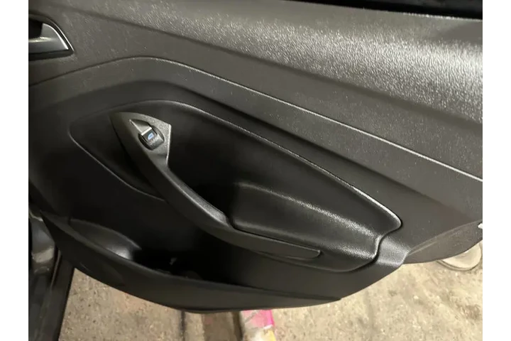 $7999 : 2016 Escape Titanium image 8