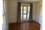 $1000 : Cute 1918 Craftsman Bungalow thumbnail