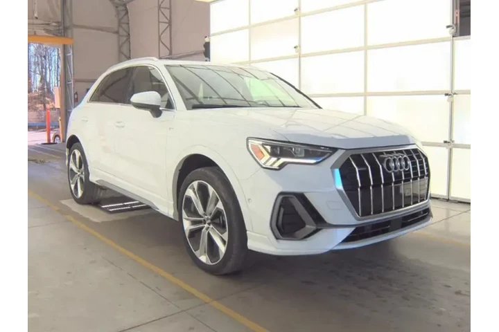 $27493 : Audi Q3 2021 AWD quattro S l image 4