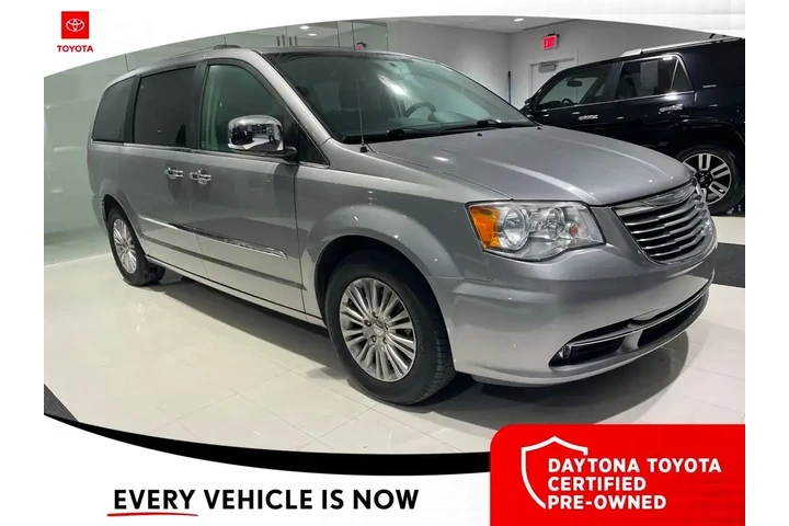 $12500 : Chrysler Town and Country 20 image 6
