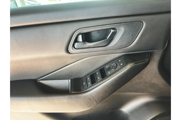 $21921 : Nissan Rogue 2024 S 4dr Cros image 9