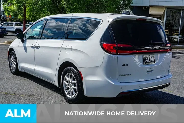 $24720 : Chrysler Pacifica 2024 Touri image 5