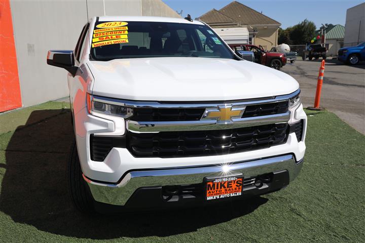 2023 CHEVROLET SILVERADO LT image 3