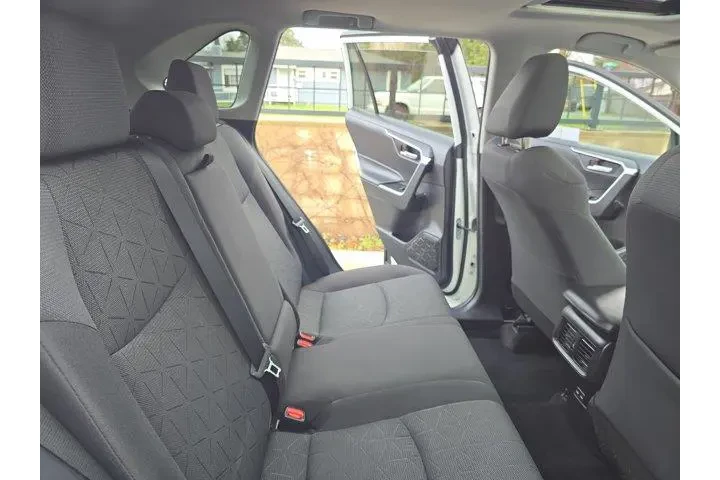 $26995 : Toyota RAV4 2022 XLE 4dr SUV image 10