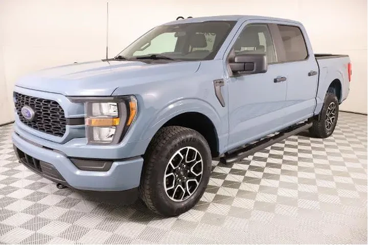 $33945 : Ford F-150 2023 4x4 Lariat 4 image 10