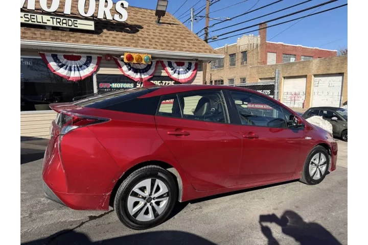 $13499 : 2018 Prius Four image 4