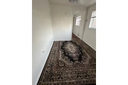 $1550 : Small Rear one bedroom yard thumbnail