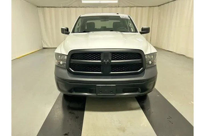 $33747 : Ram 1500 Classic 2023 4x4 Tr image 3