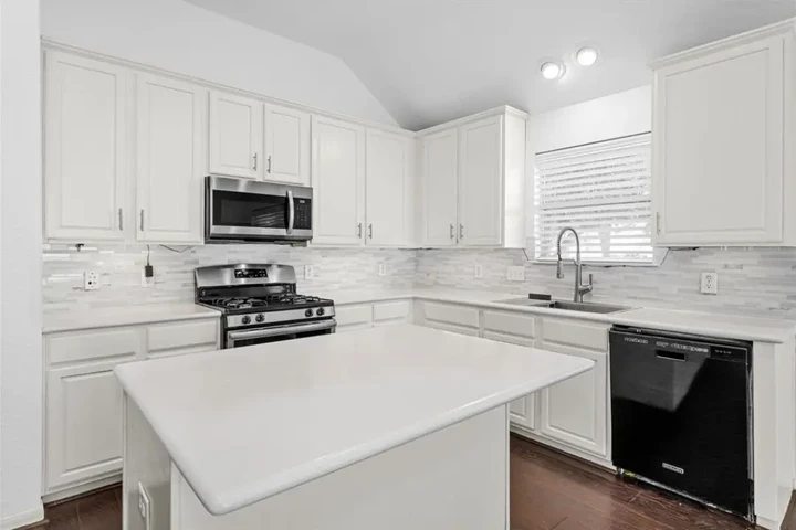 $2250 : Hermosa Casa en Spring TX image 4