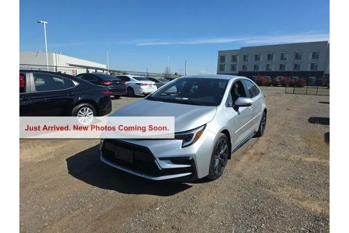$29900 : Toyota Corolla 2026 SE 4dr S image 3