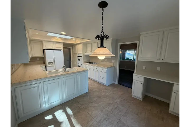 $900 : Home Rent ..Corona Del Mar, CA image 5