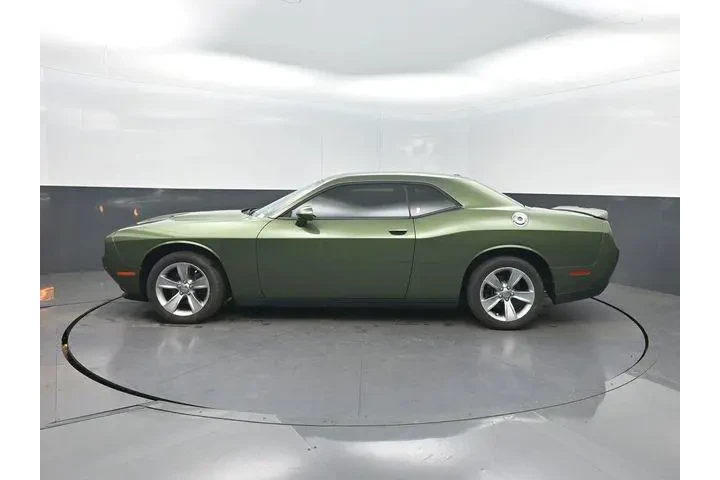 $20657 : Dodge Challenger 2020 SXT 2d image 2