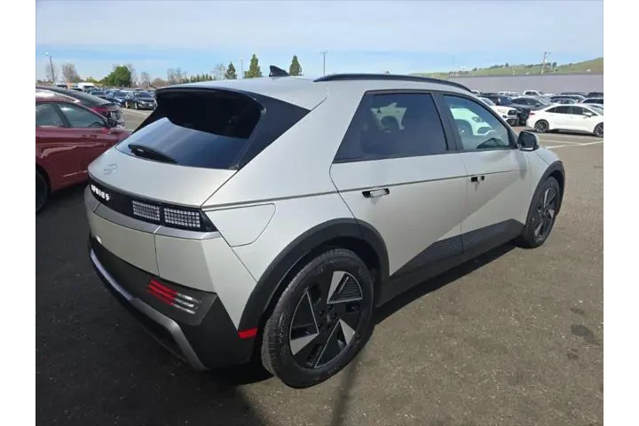 $34997 : Hyundai IONIQ 5 2025 SEL 4dr image 4