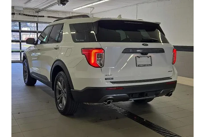 $33999 : Ford Explorer 2022 AWD XLT 4 image 4