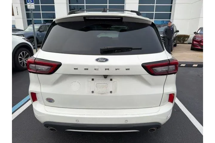 $22998 : Ford Escape 2023 ST-Line 4dr image 6