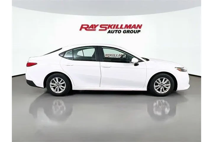 $24975 : Toyota Camry 2025 LE 4dr Sed image 8