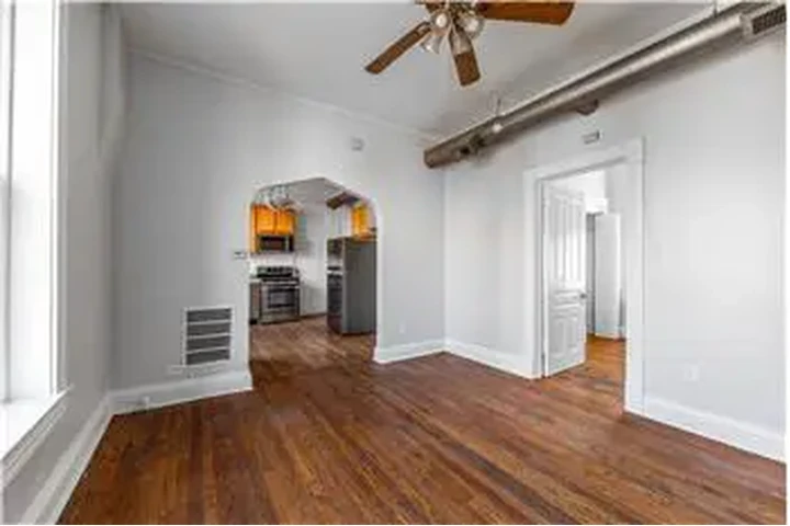 $1985 : Rental property with 2 bedro image 3