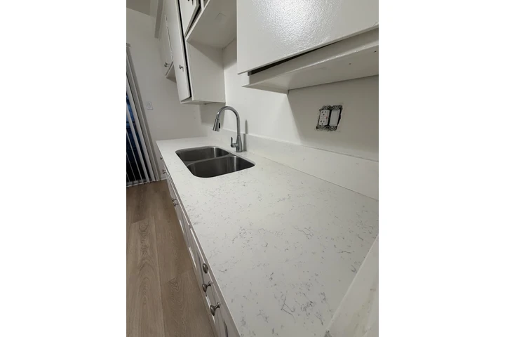 $2295 : Westwood 2 Bd 1 Bath $2,295 image 6