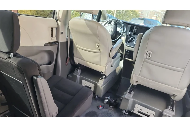 $36000 : 2020 TOYOTA SIENNA XLE Wheelch image 7