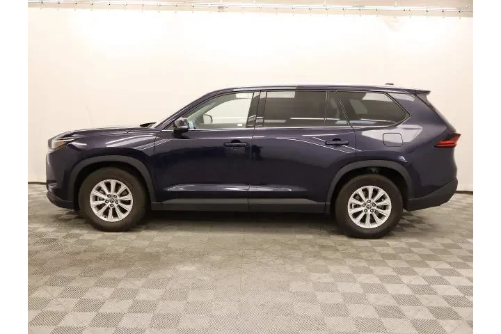 $39995 : Toyota Grand Highlander 2025 image 6