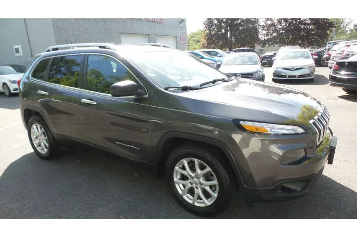 $12900 : 2017 Cherokee Latitude image 3
