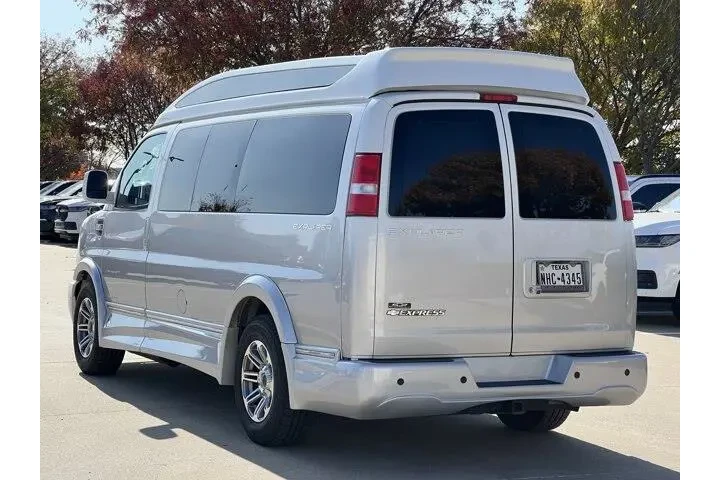 $32999 : Chevrolet Express 2019 2500 image 7