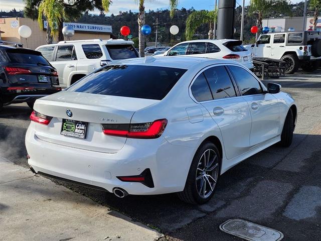 $28595 : 2021 BMW 3 Series image 8