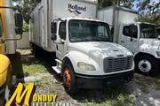 2005 Freightliner M2 106 Medi en Tampa