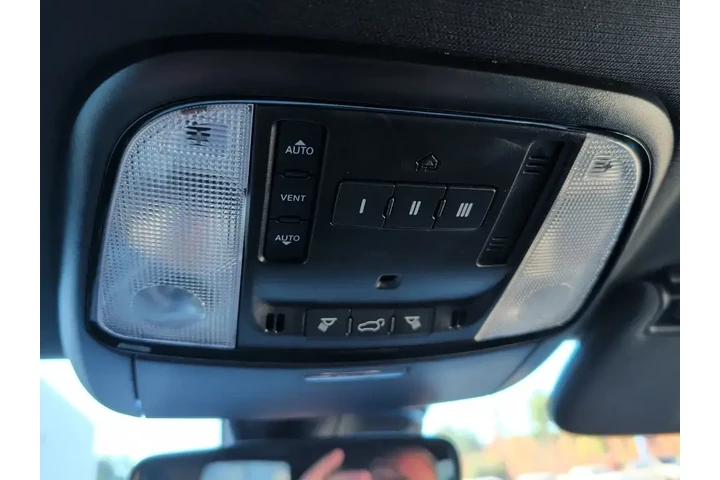 $38877 : Dodge Durango 2023 AWD R/T 4 image 9