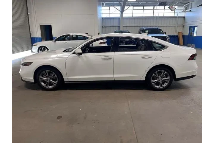 $26968 : Honda Accord 2024 EX 4dr Sed image 6