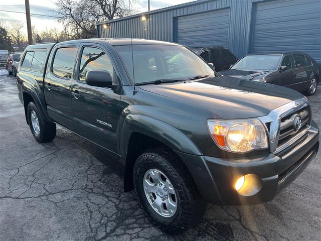 $17488 : 2009 Tacoma V6, IN GREAT SHAP image 9