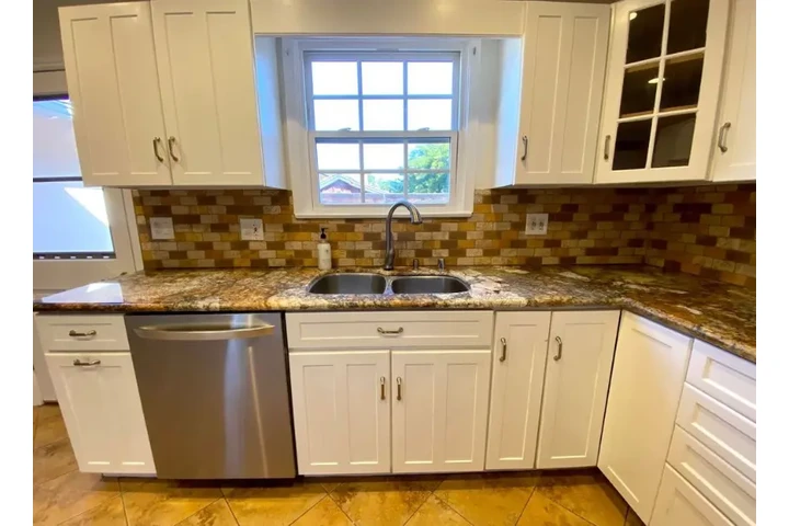 $2899 : 3bed house available in LA image 8