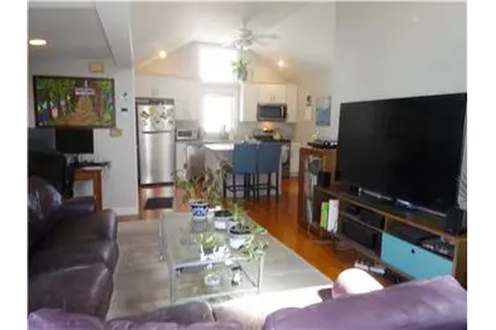 $3500 : Rental property with 2 bedro image 3