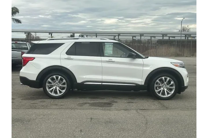 $39990 : Ford Explorer 2022 Platinum image 2