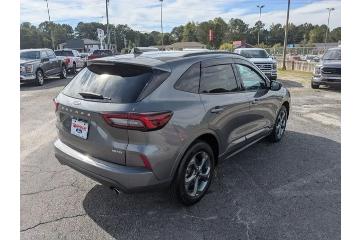 $27991 : Ford Escape 2023 AWD ST-Line image 6