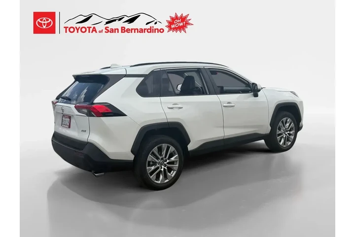 $30990 : Toyota RAV4 2022 XLE Premium image 5