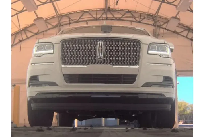 Lincoln Navigator 2022 4x2 R image 3